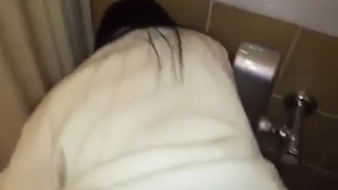 無　制服ひよこ美少女がギャルのくせに帰り道に先輩とトイレでフェラアンドセックスしちゃう変態ひよこだった！